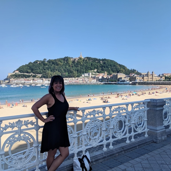 Meet your Posher, Heather - Picture 1 of 1